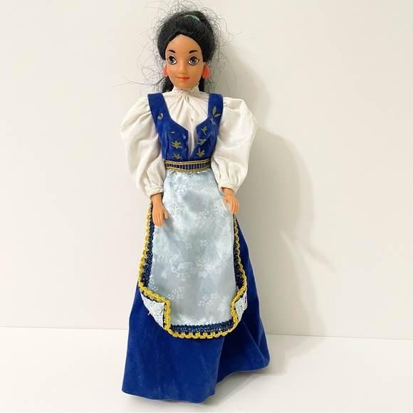 Vintage Aladdin Jasmine Doll in Barbie Icelandic Outfit - Picture 1 of 16
